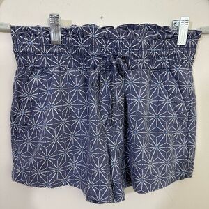 A New Day sz XS Shorts in a woven fabric of blue and white twinkle design